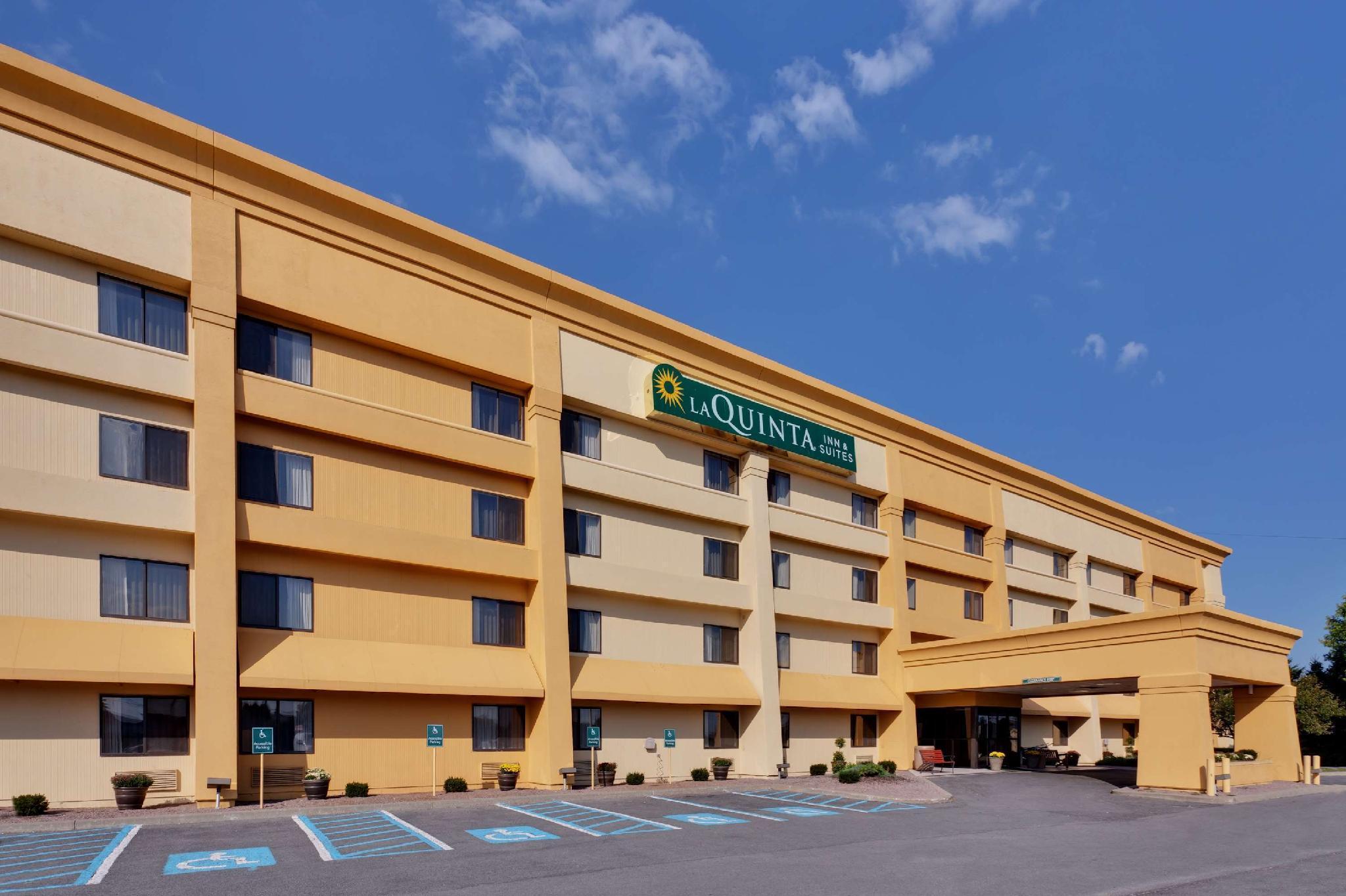 La Quinta By Wyndham Plattsburgh Hotel Екстериор снимка
