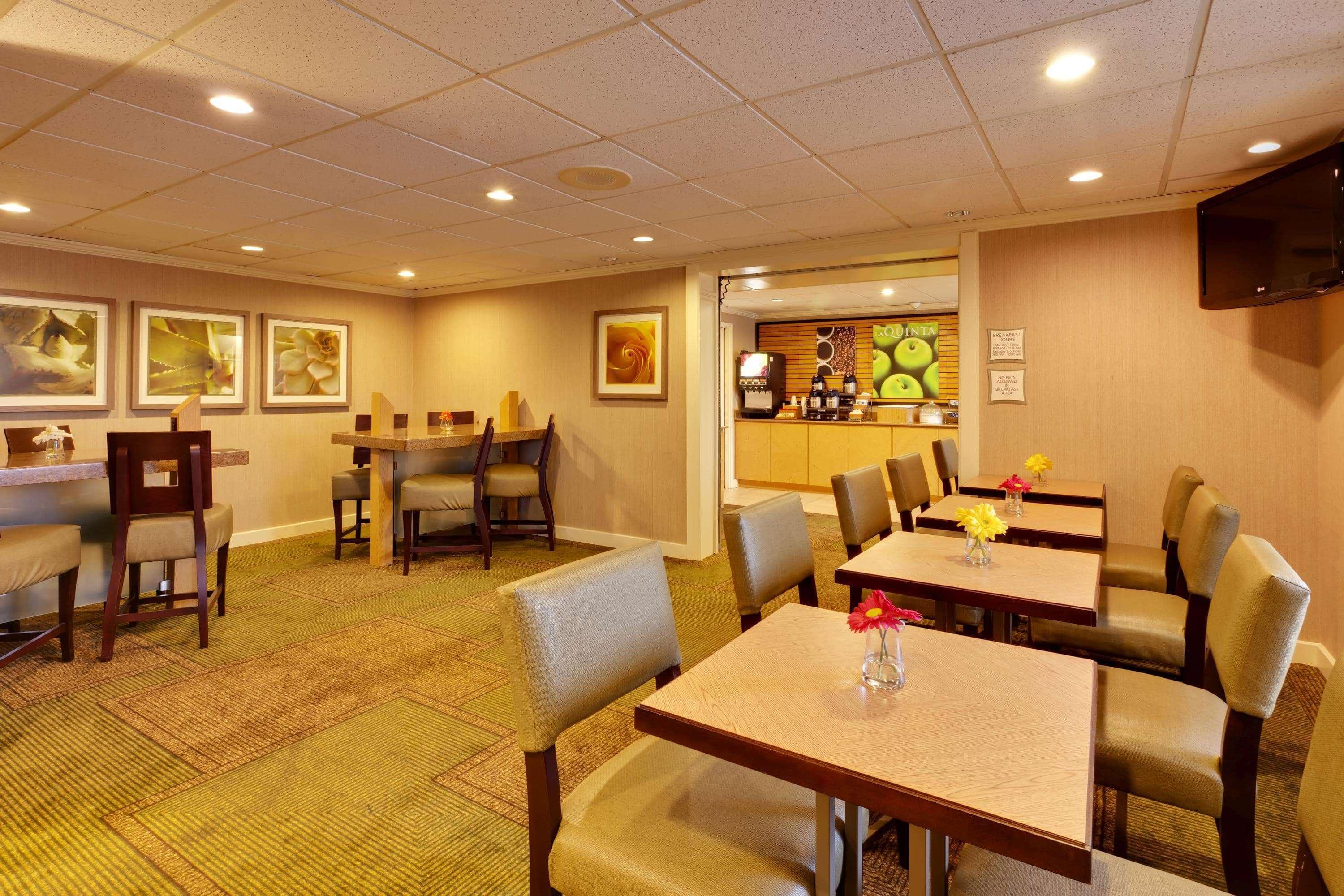 La Quinta By Wyndham Plattsburgh Hotel Екстериор снимка