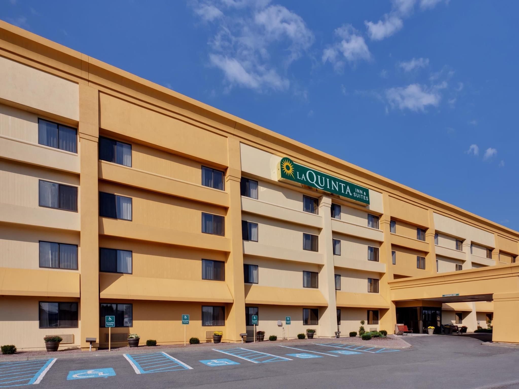 La Quinta By Wyndham Plattsburgh Hotel Екстериор снимка
