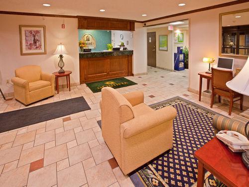 La Quinta By Wyndham Plattsburgh Hotel Интериор снимка
