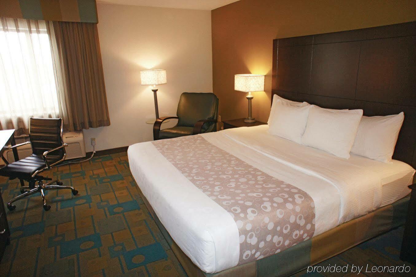 La Quinta By Wyndham Plattsburgh Hotel Екстериор снимка
